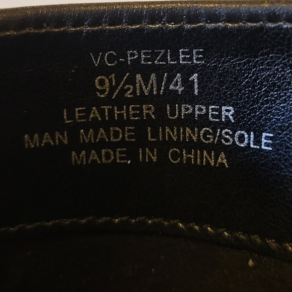 Vince Camuto Pezlee Island Black Leather Pointed Toe Ankle Boots Size 9 1/2M - Picture 9 of 9